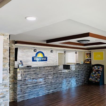 Days Inn By Wyndham שרונוויל מראה חיצוני תמונה