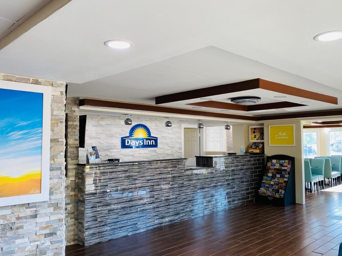 Days Inn By Wyndham שרונוויל מראה חיצוני תמונה