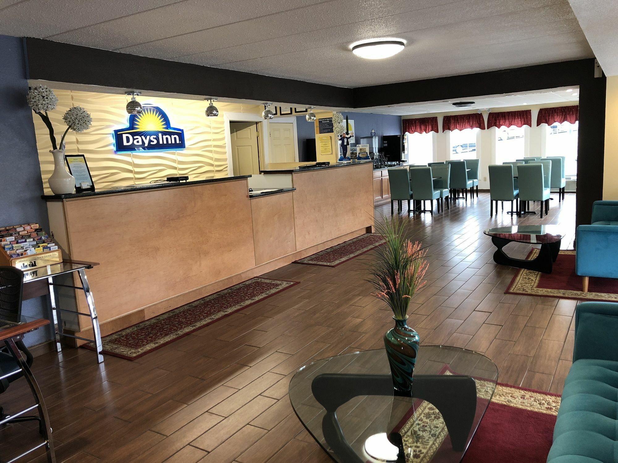Days Inn By Wyndham שרונוויל מראה חיצוני תמונה