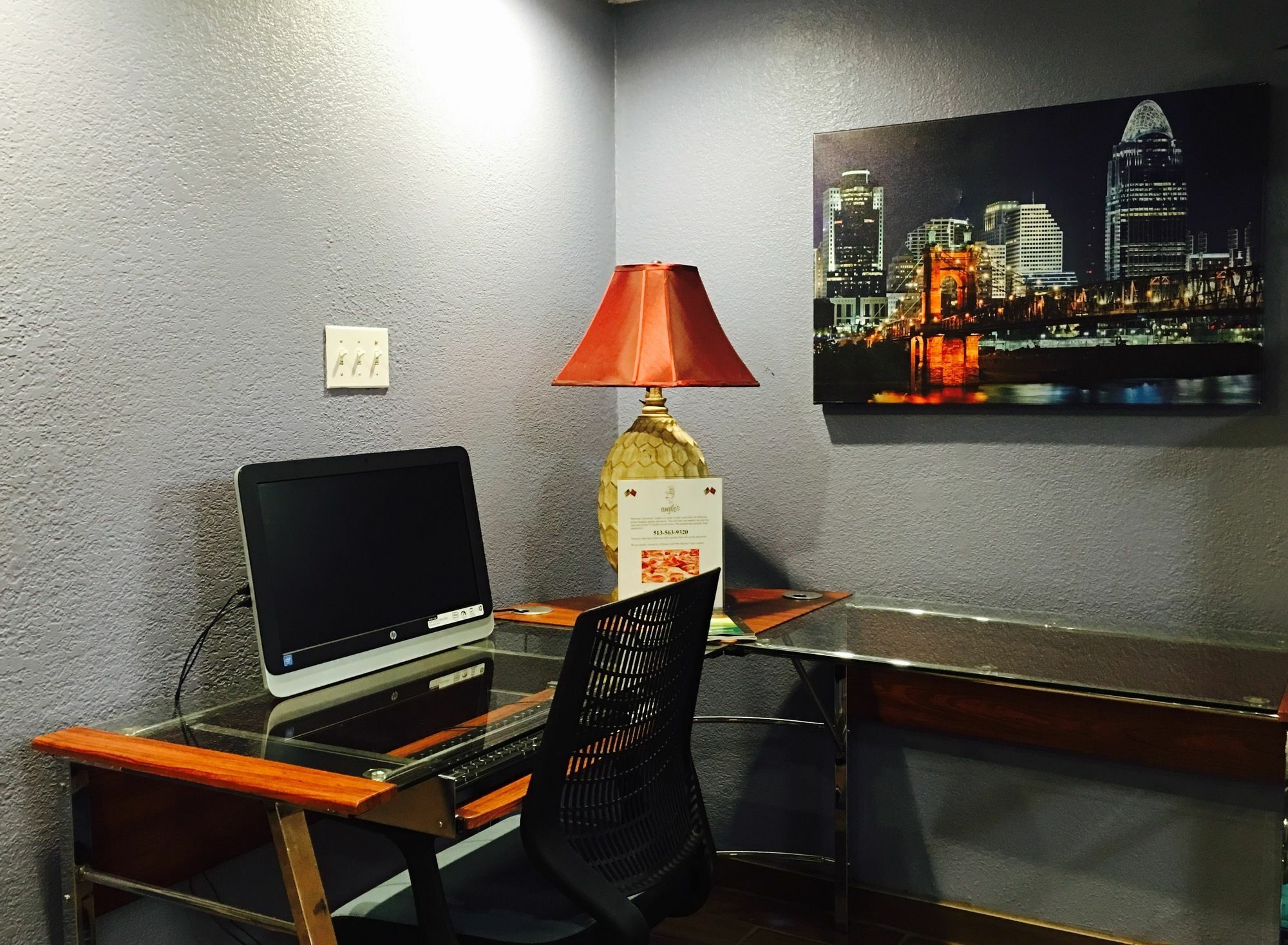 Days Inn By Wyndham שרונוויל מראה חיצוני תמונה