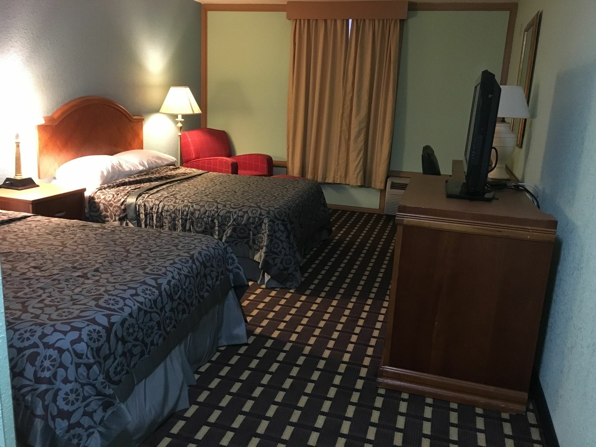 Days Inn By Wyndham שרונוויל מראה חיצוני תמונה