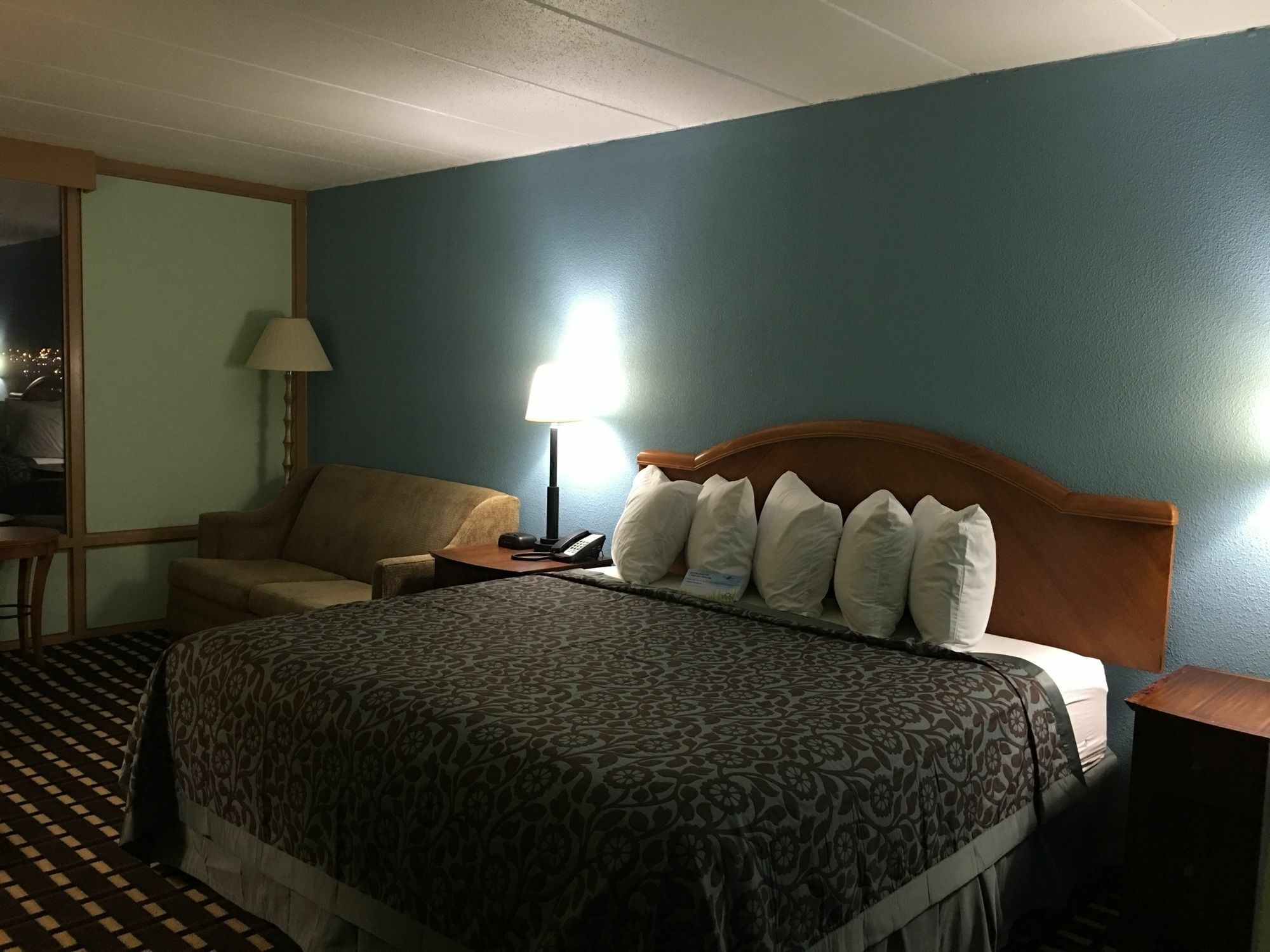 Days Inn By Wyndham שרונוויל מראה חיצוני תמונה