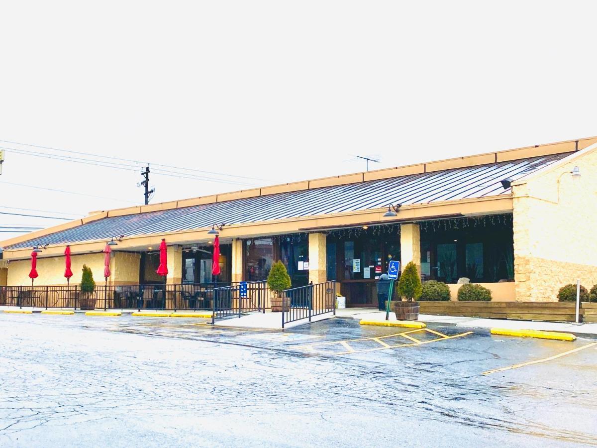 Days Inn By Wyndham שרונוויל מראה חיצוני תמונה